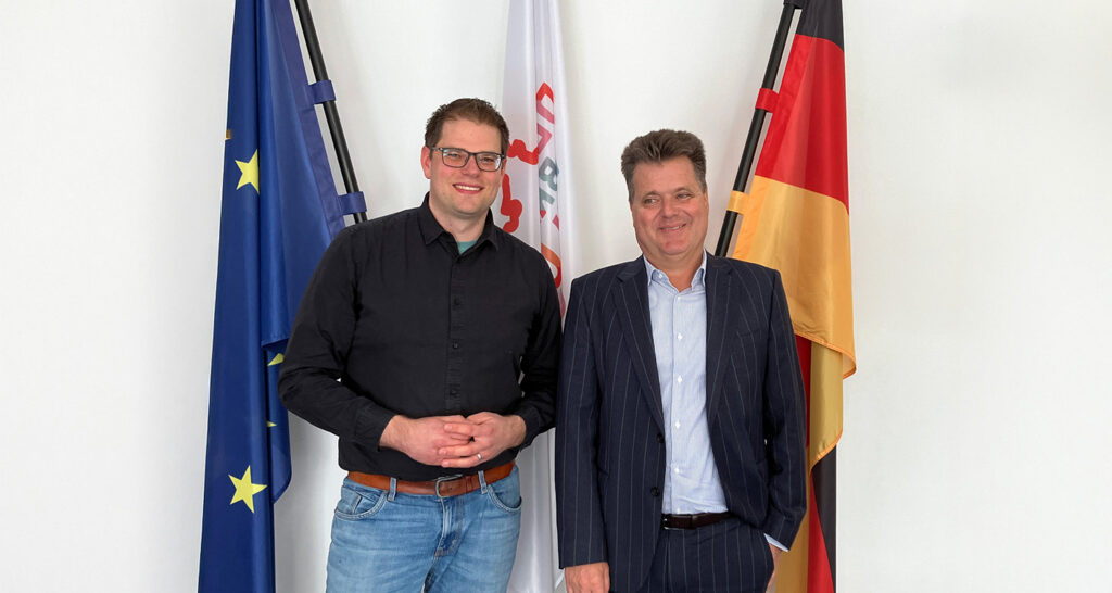 Auf diesem Foto sind zwei Personen zu sehen: Jürgen Dusel, Beauftragter der Bundesregierung für die Belange von Menschen mit Behinderung, und Andreas Brand, Initiator von Musiklusion